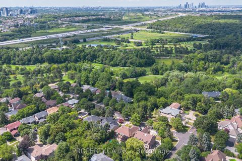 Photo 30 at 143 Cambridge Crescent, South Richvale, Richmond Hill