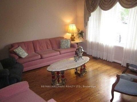 Photo 2 at 169 Trayborn Drive, Mill Pond, Richmond Hill