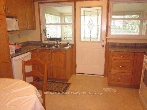 Photo 4 at 169 Trayborn Drive, Mill Pond, Richmond Hill