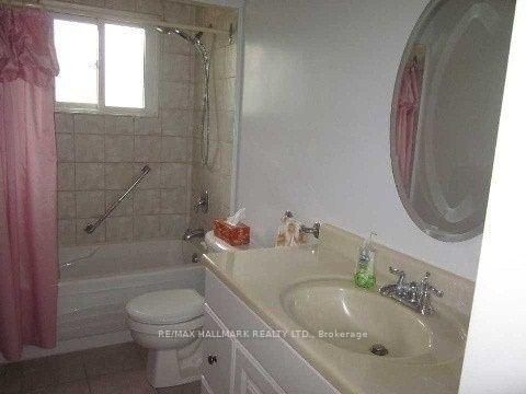Photo 5 at 169 Trayborn Drive, Mill Pond, Richmond Hill