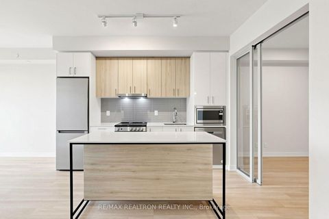 Photo 11 at 1909 - 50 Upper Mall Way, Brownridge, Vaughan
