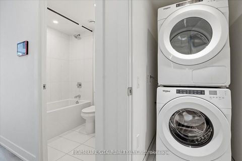 Photo 7 at 206 - 30 Inn On The Park Drive, Don Mills, Toronto