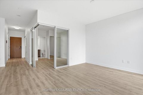 Photo 8 at 206 - 30 Inn On The Park Drive, Don Mills, Toronto