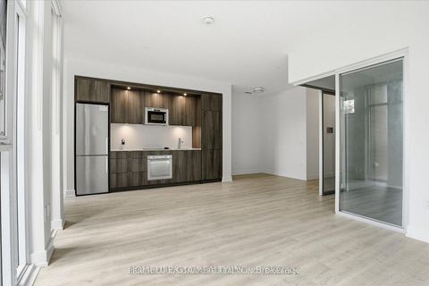 Photo 12 at 206 - 30 Inn On The Park Drive, Don Mills, Toronto