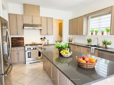 Photo 8 at 525 Elgin Mills Road W, Westbrook, Richmond Hill