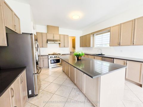 Photo 9 at 525 Elgin Mills Road W, Westbrook, Richmond Hill