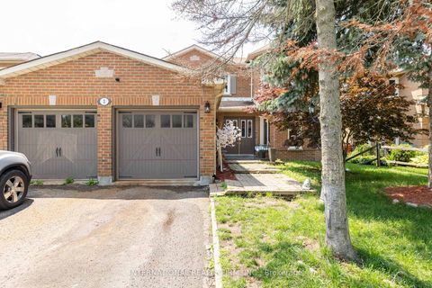 Photo 0 at 2 Hook Court, West Bayfield, Barrie