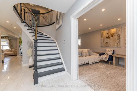 Photo 6 at 2 Hook Court, West Bayfield, Barrie