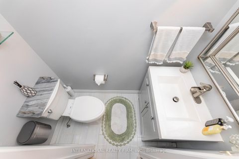 Photo 10 at 2 Hook Court, West Bayfield, Barrie
