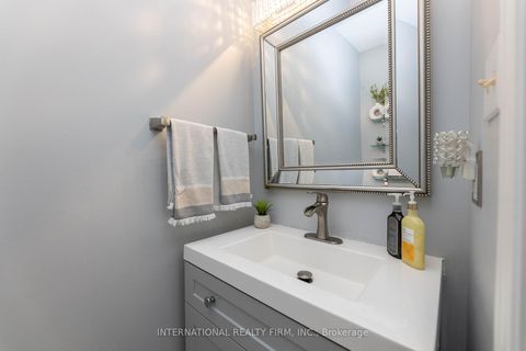 Photo 11 at 2 Hook Court, West Bayfield, Barrie