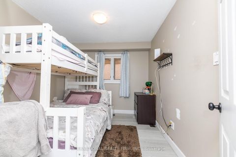 Photo 12 at 2 Hook Court, West Bayfield, Barrie