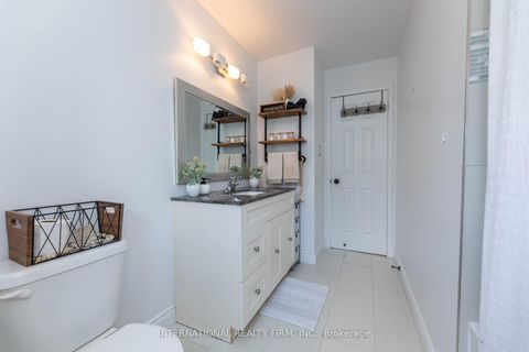 Photo 28 at 2 Hook Court, West Bayfield, Barrie