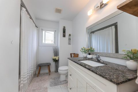 Photo 29 at 2 Hook Court, West Bayfield, Barrie