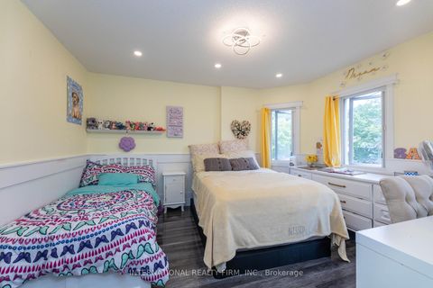 Photo 31 at 2 Hook Court, West Bayfield, Barrie