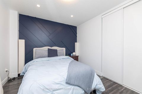 Photo 33 at 2 Hook Court, West Bayfield, Barrie