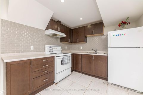 Photo 38 at 2 Hook Court, West Bayfield, Barrie