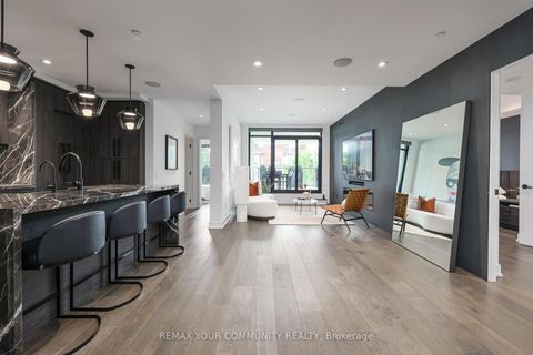 Photo 2 at 208 - 280 Howland Avenue, Annex, Toronto