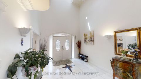 Photo 2 at 31 NORTHGATE Crescent E, Bayview Hill, Richmond Hill