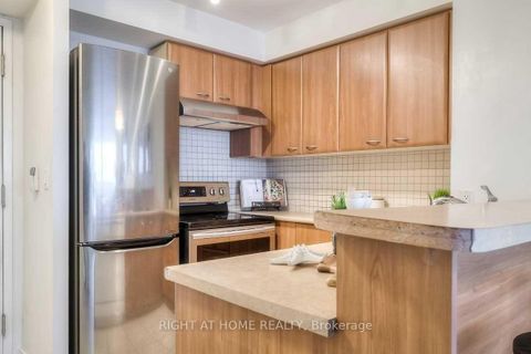 Photo 8 at 2308 - 38 Lee Centre Drive, Woburn, Toronto