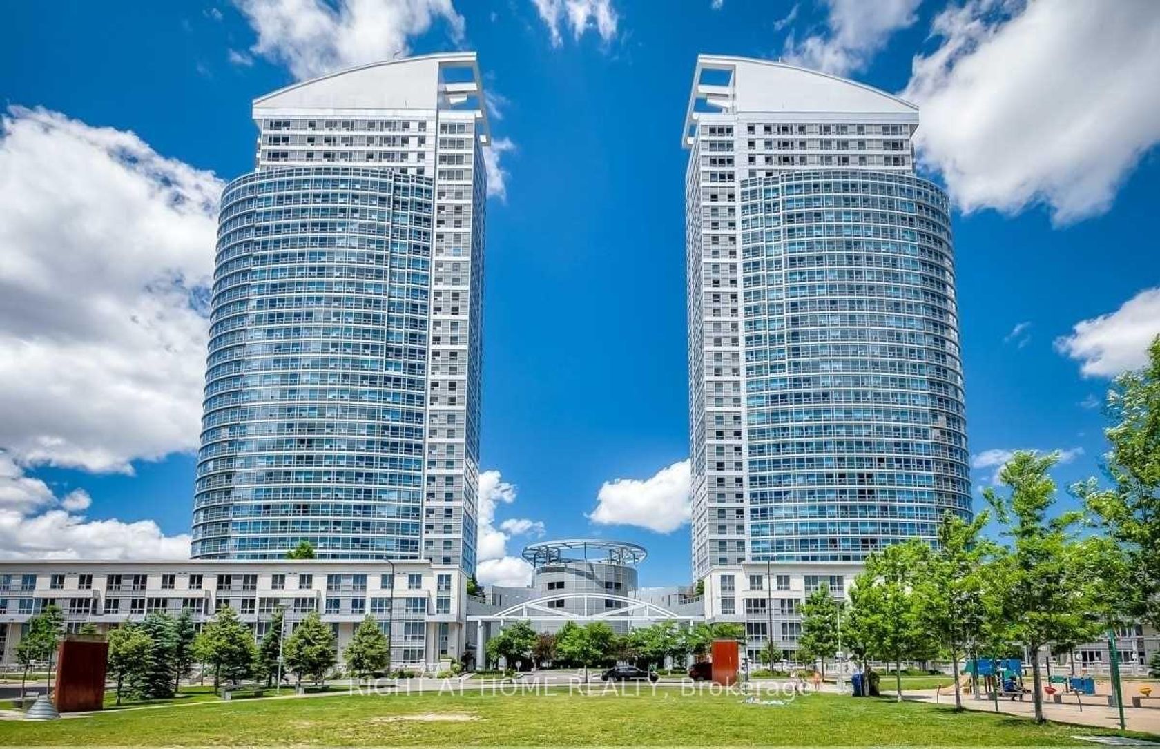 2308 - 38 Lee Centre Drive, Woburn, Toronto photo number 2