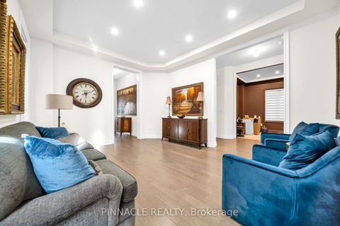 Photo 7 at 52 Chandos Gate, Kleinburg, Vaughan