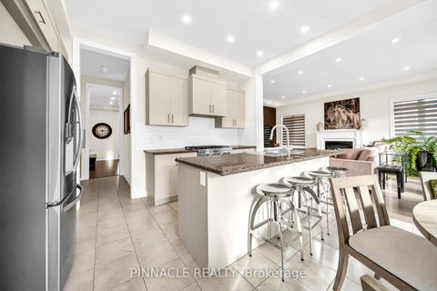 Photo 18 at 52 Chandos Gate, Kleinburg, Vaughan