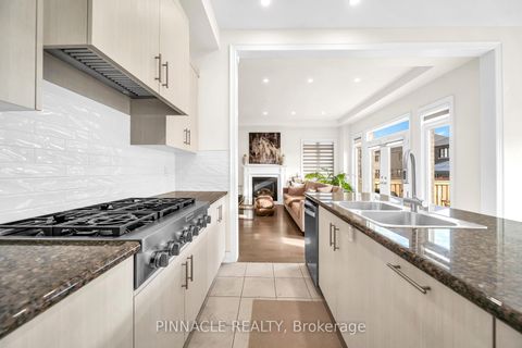 Photo 19 at 52 Chandos Gate, Kleinburg, Vaughan