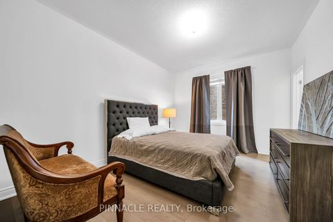 Photo 32 at 52 Chandos Gate, Kleinburg, Vaughan