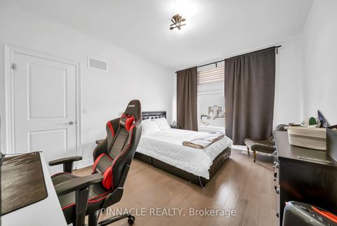 Photo 37 at 52 Chandos Gate, Kleinburg, Vaughan