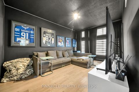 Photo 41 at 52 Chandos Gate, Kleinburg, Vaughan