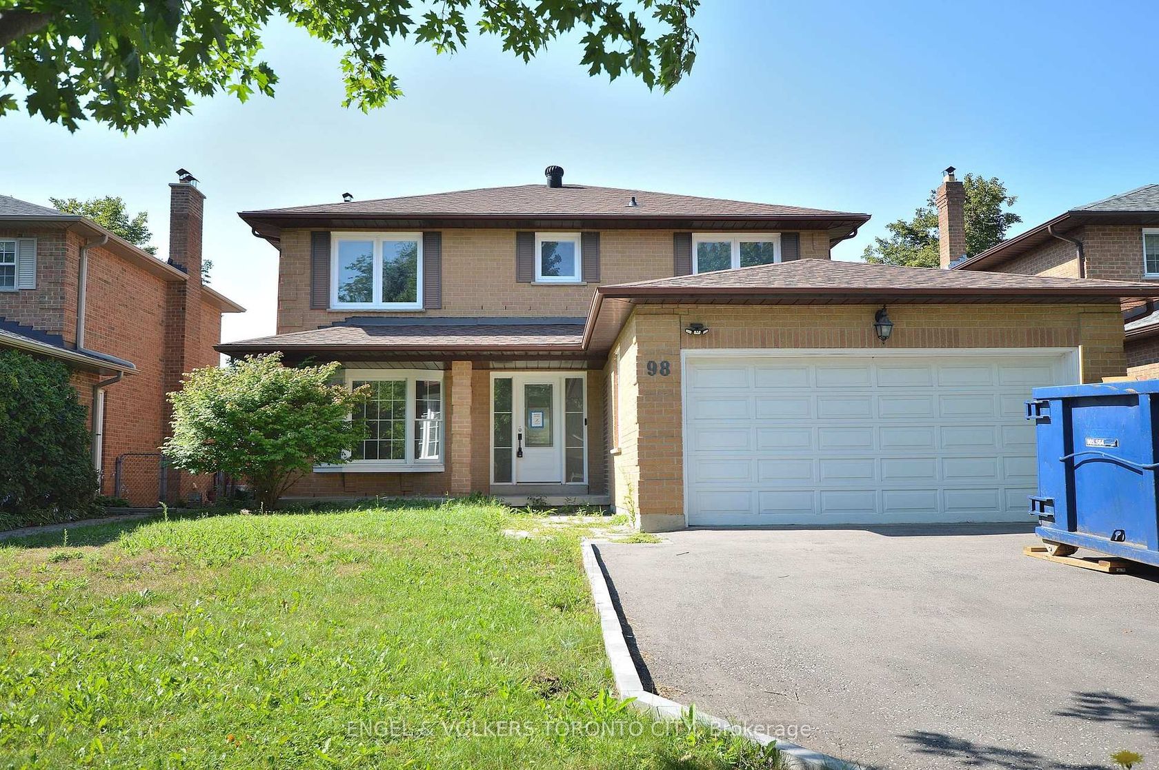 98 Golf Links Drive, Aurora Highlands, Aurora photo number 2