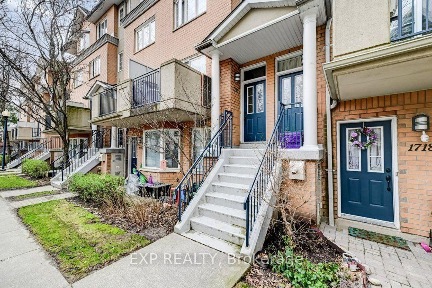 1716 - 28 Sommerset Way, Willowdale East, Toronto photo number 2