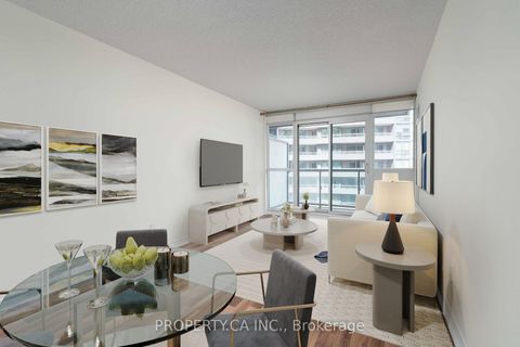Photo 1 at 803 - 25 Lower Simcoe Street, Waterfront Communities C1, Toronto