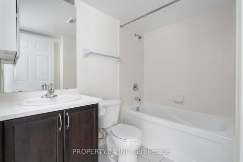 Photo 6 at 803 - 25 Lower Simcoe Street, Waterfront Communities C1, Toronto