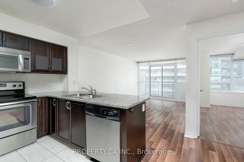 Photo 11 at 803 - 25 Lower Simcoe Street, Waterfront Communities C1, Toronto