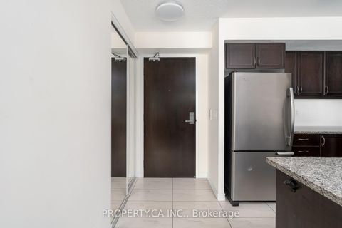Photo 12 at 803 - 25 Lower Simcoe Street, Waterfront Communities C1, Toronto