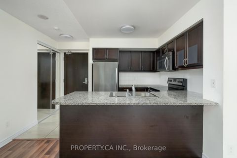 Photo 15 at 803 - 25 Lower Simcoe Street, Waterfront Communities C1, Toronto