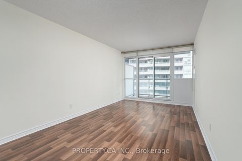 Photo 16 at 803 - 25 Lower Simcoe Street, Waterfront Communities C1, Toronto