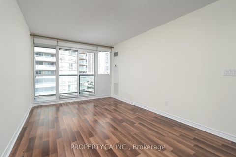 Photo 18 at 803 - 25 Lower Simcoe Street, Waterfront Communities C1, Toronto