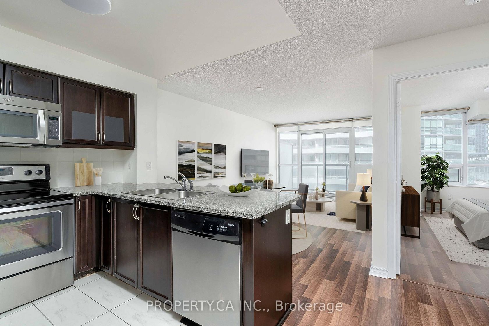 803 - 25 Lower Simcoe Street, Waterfront Communities C1, Toronto photo number 2