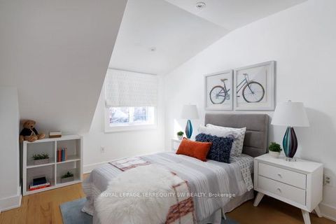 Photo 32 at 96 Summerhill Avenue, Moore Park, Toronto