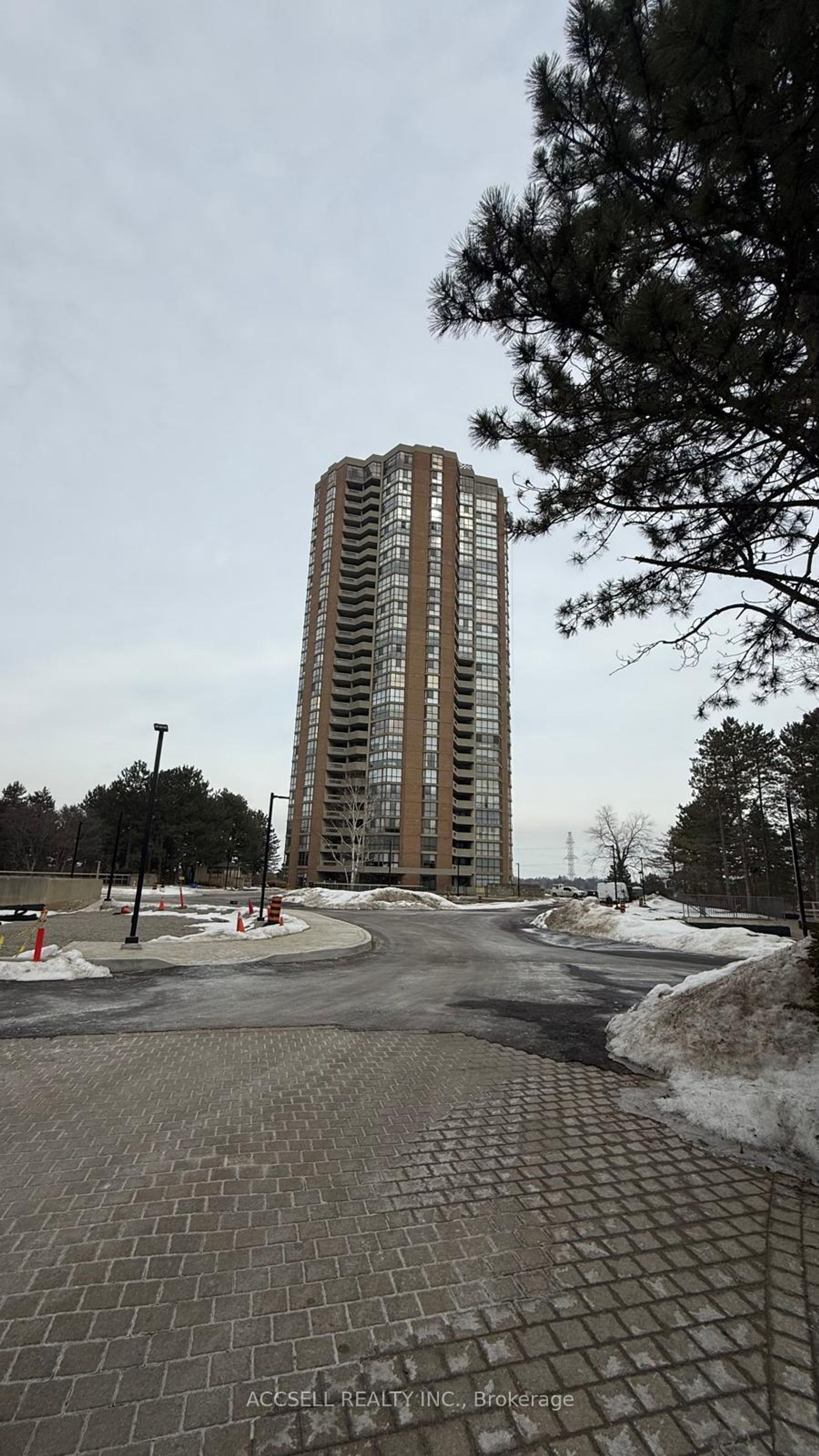 305 - 85 Skymark Drive, Hillcrest Village, Toronto photo 2