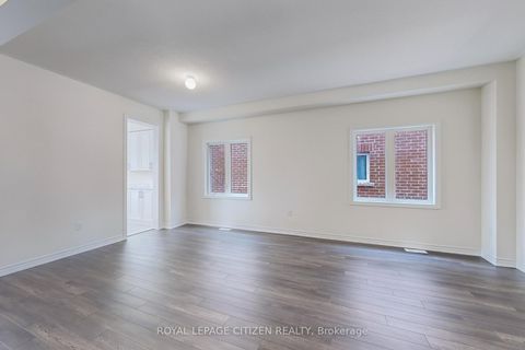Photo 4 at 123 Cliff Thompson Crescent, Sutton & Jackson's Point, Georgina