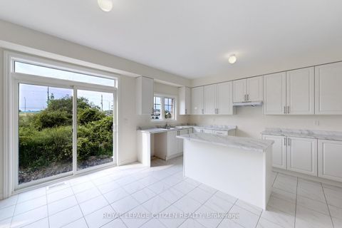 Photo 9 at 123 Cliff Thompson Crescent, Sutton & Jackson's Point, Georgina