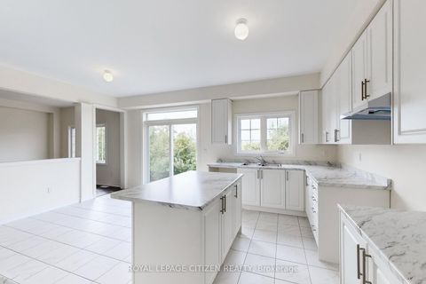 Photo 13 at 123 Cliff Thompson Crescent, Sutton & Jackson's Point, Georgina