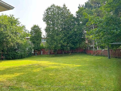 Photo 3 at 15 Resolution Crescent, Hillcrest Village, Toronto