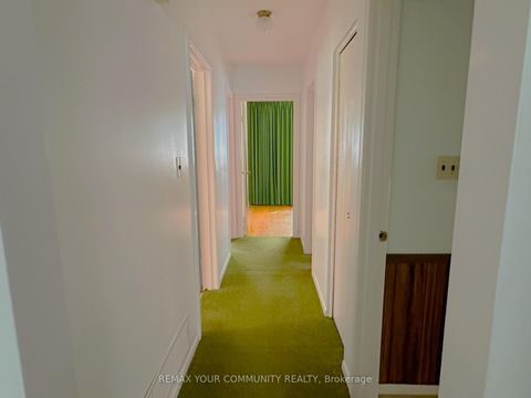 Photo 7 at 15 Resolution Crescent, Hillcrest Village, Toronto