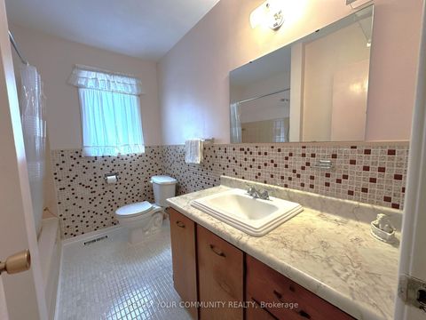 Photo 13 at 15 Resolution Crescent, Hillcrest Village, Toronto
