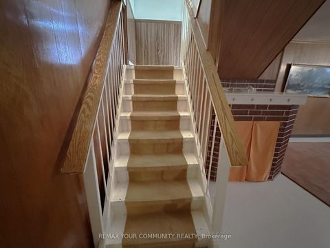 Photo 15 at 15 Resolution Crescent, Hillcrest Village, Toronto