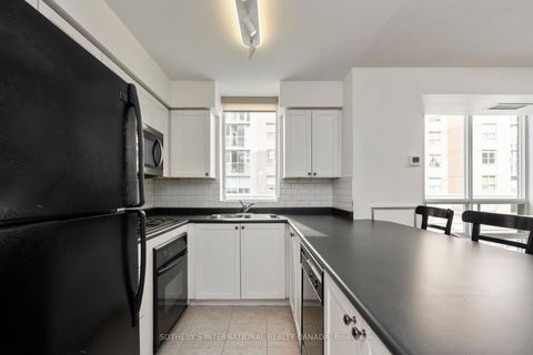 Photo 3 at 408 - 311 Richmond Street, Moss Park, Toronto